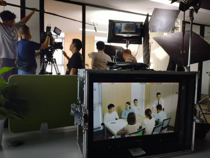 疏勒县TVC拍摄公司：科技产品视觉化大师，诠释未来感与功能美学